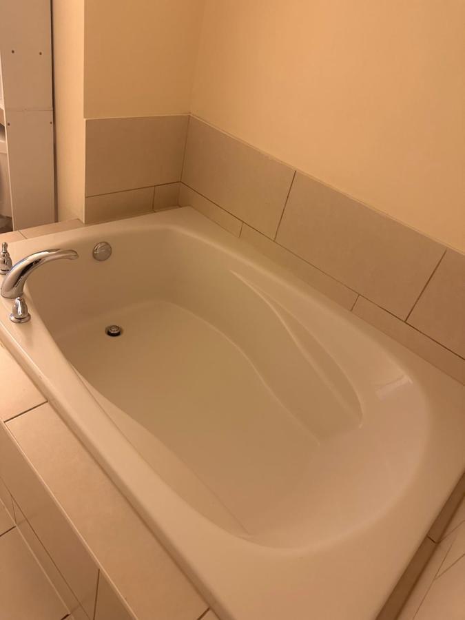Cmoney Beautiful Home 2 Brampton Luaran gambar