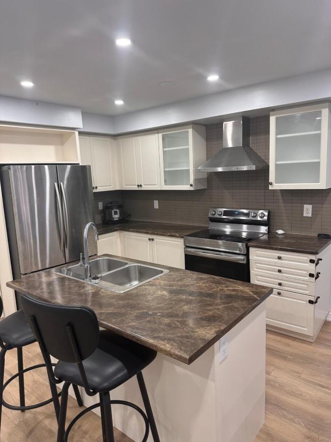 Cmoney Beautiful Home 2 Brampton Luaran gambar