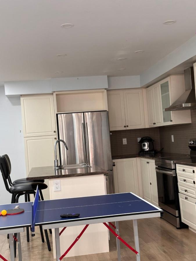 Cmoney Beautiful Home 2 Brampton Luaran gambar