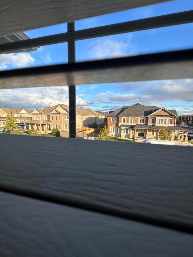 Cmoney Beautiful Home 2 Brampton Luaran gambar