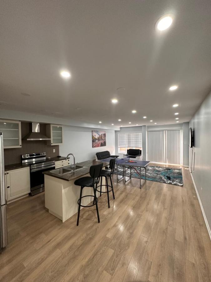 Cmoney Beautiful Home 2 Brampton Luaran gambar