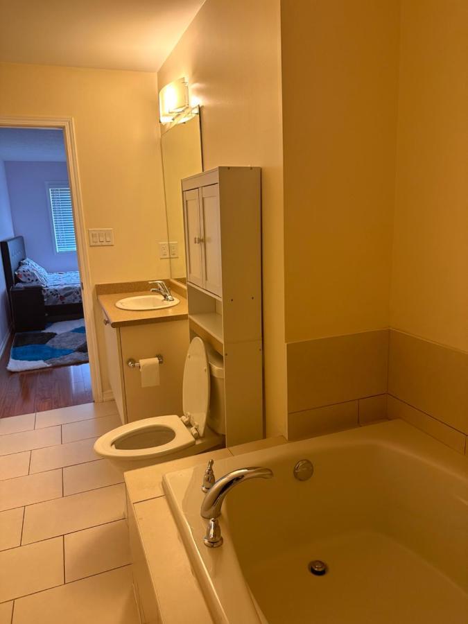 Cmoney Beautiful Home 2 Brampton Luaran gambar
