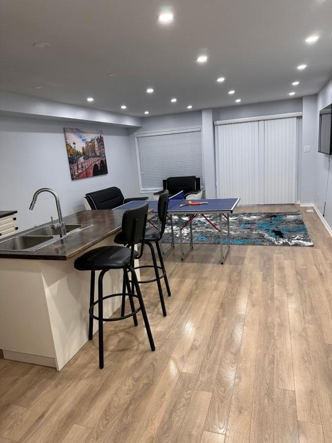 Cmoney Beautiful Home 2 Brampton Luaran gambar