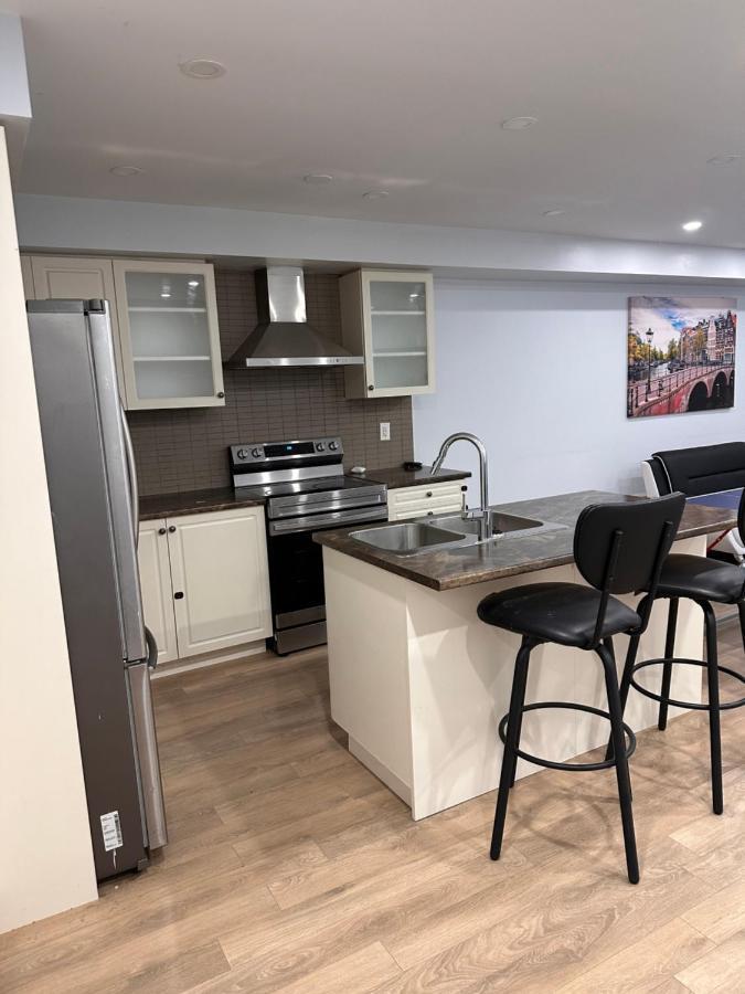 Cmoney Beautiful Home 2 Brampton Luaran gambar